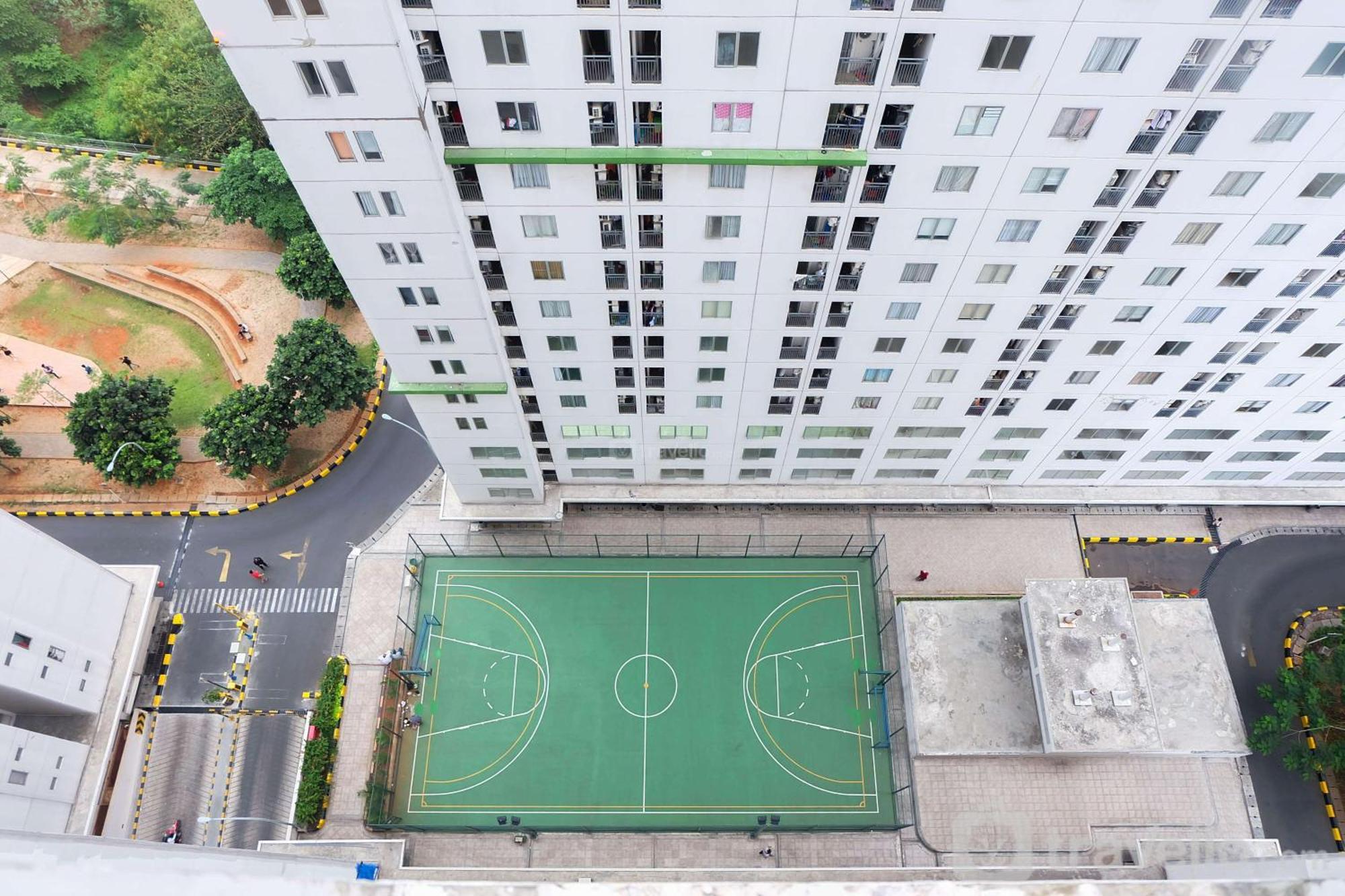 Well Furnished 2br Bassura By Travelio Apartment
