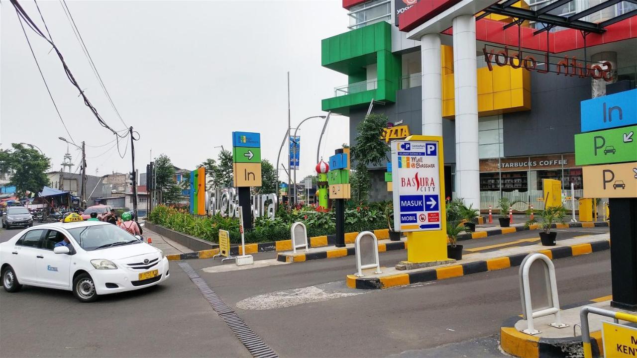 Apartment Well Furnished 2br Bassura By Travelio